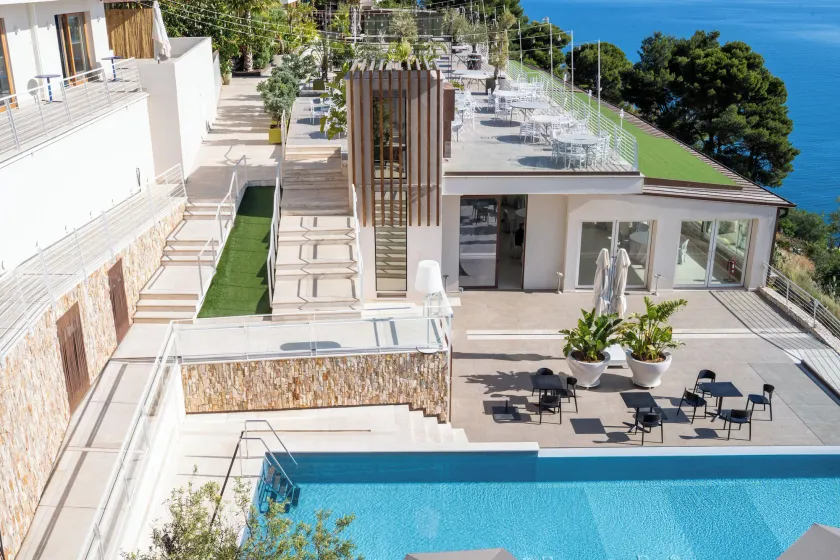 Hotel Belvedere Resort - Image 1