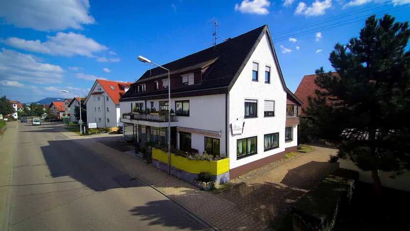 Hotel Rosengarten - Image 1