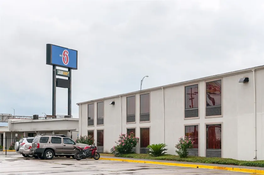 Motel 6-New Orleans, LA - Near Downtown - Image 1