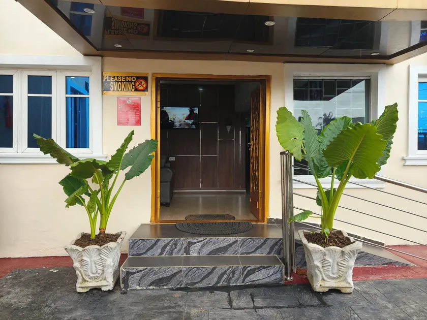 J Blitz International Hotel - Image 1