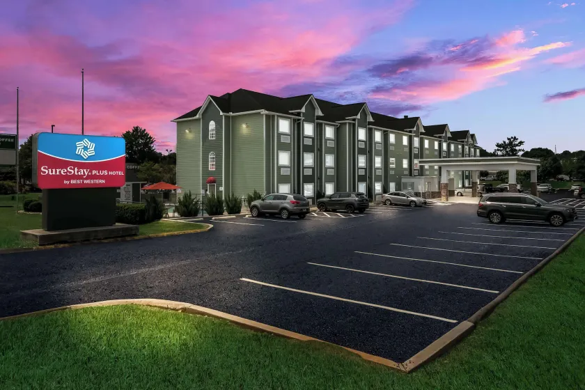 SureStay Plus Hotel by Best Western Sevierville - Image 1