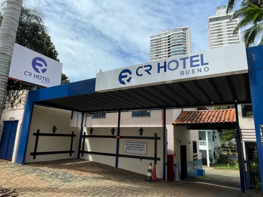 CR Hotel Bueno - Image 1