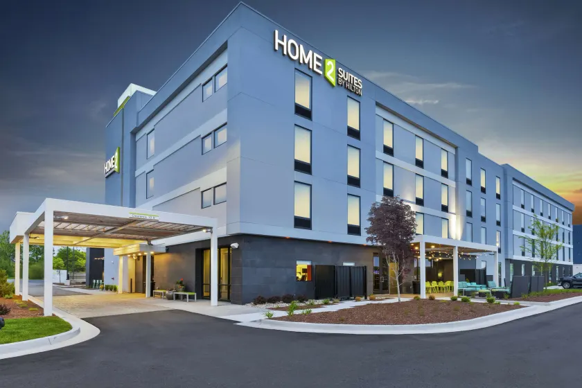 Home2 Suites by Hilton Holland - Image 1
