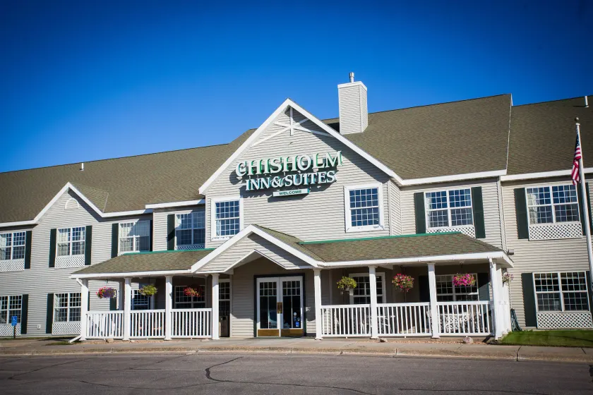 Chisholm Inn & Suites - Image 1