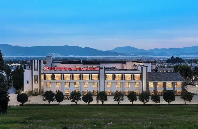 Hilton Garden Inn Dali Ancient City - Image 1