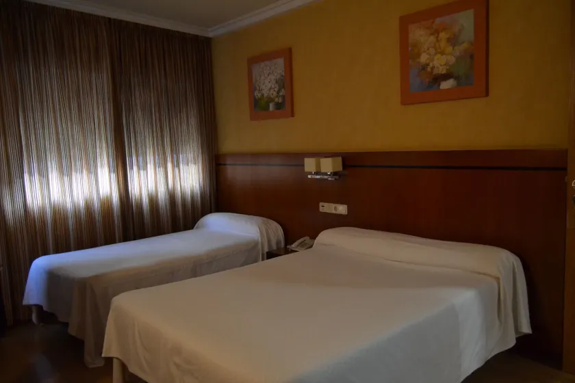 Hotel HHB Pontevedra Confort - Image 1