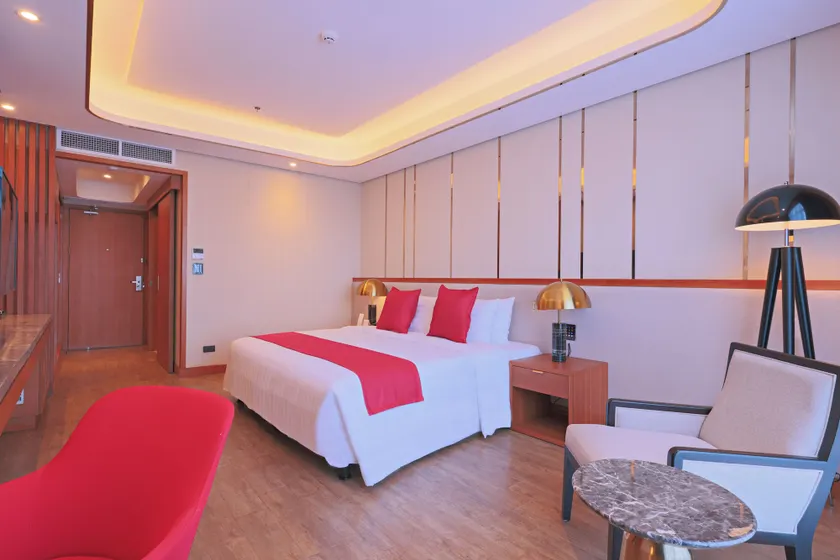 Best Western Plus Metro Clark - Image 1