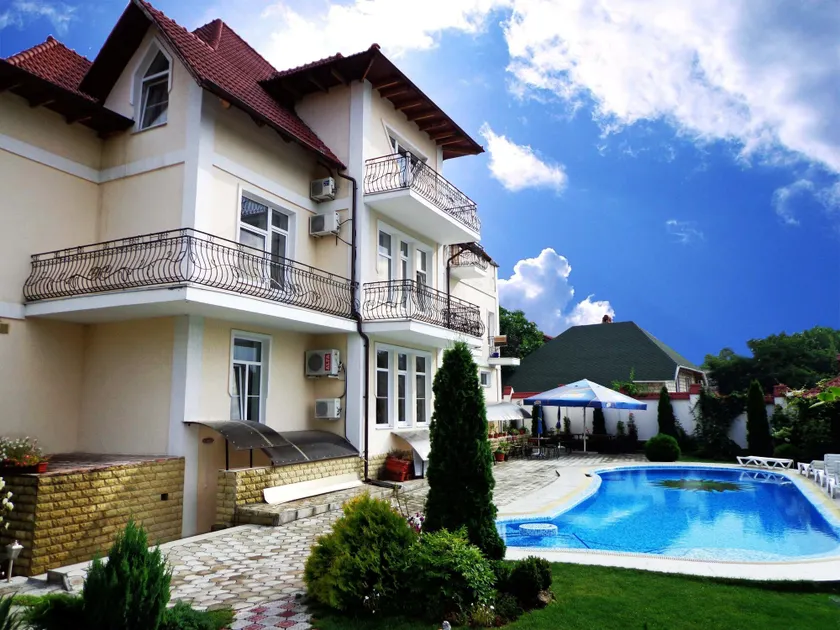 Edem Hotel - Image 1