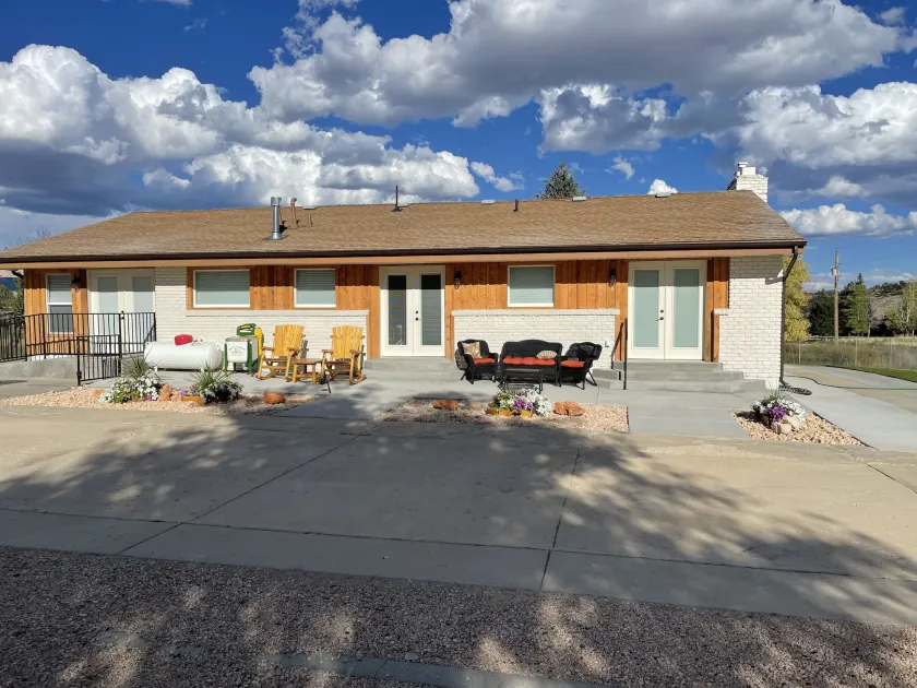 Bryce Canyon Country Inn - Image 1