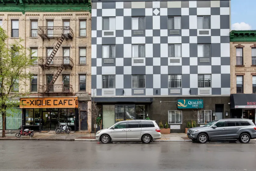 Quality Inn near Sunset Park - Image 1