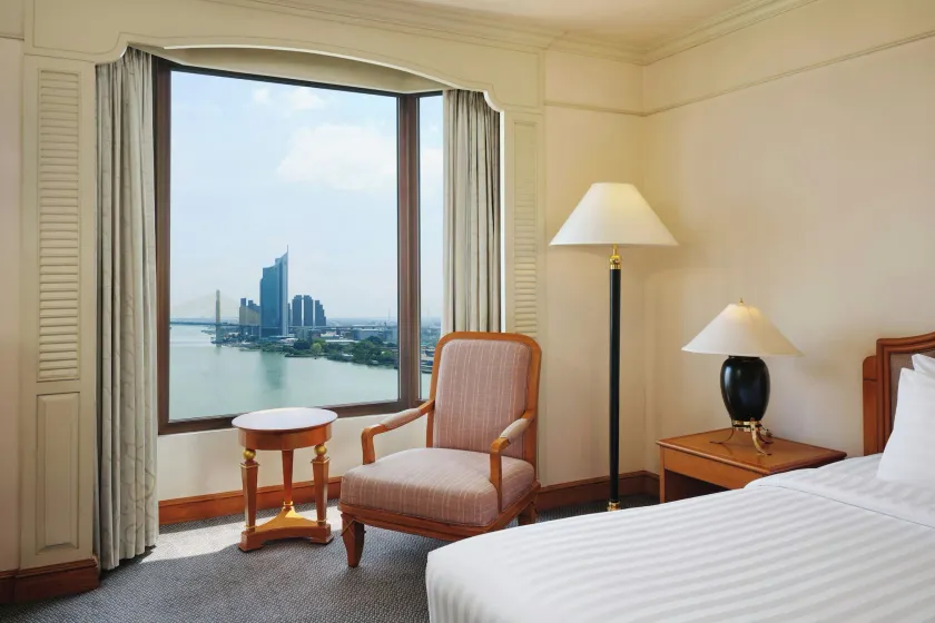 Montien Riverside Hotel Bangkok - Image 1