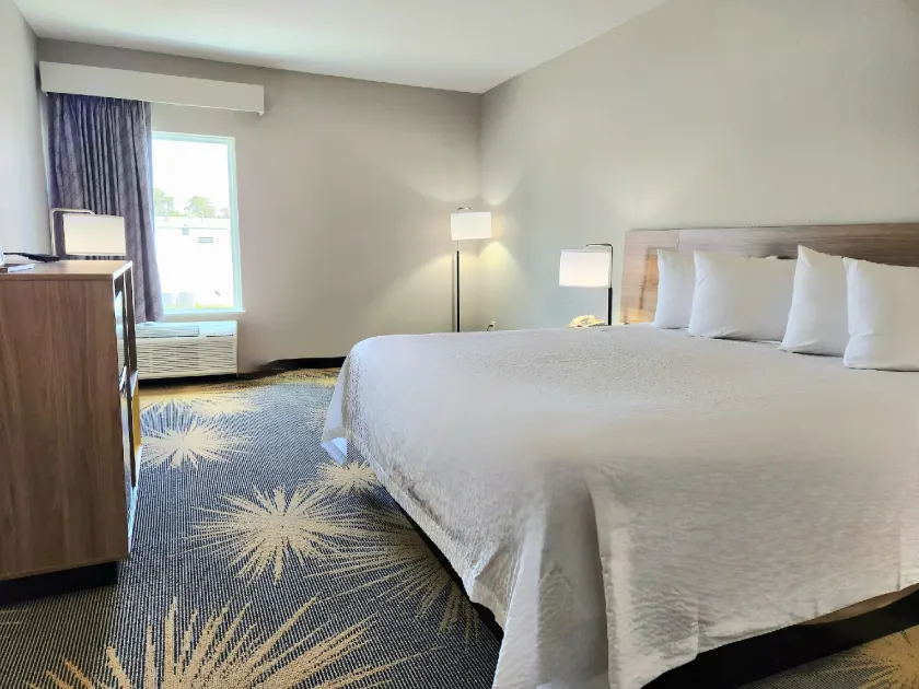 Days Inn by Wyndham LaPlace- New Orleans - Image 1