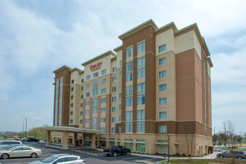 Drury Inn & Suites Pittsburgh Airport Settlers Ridge - Image 1