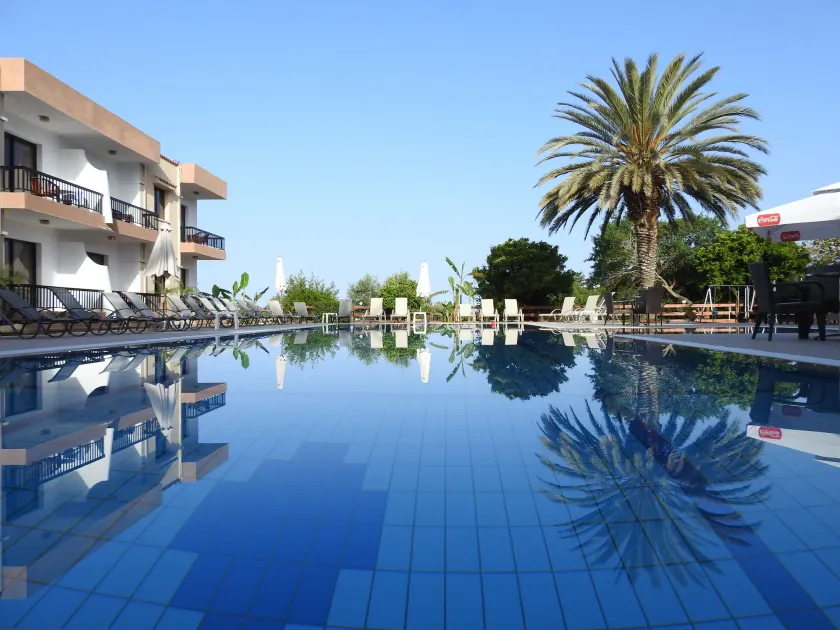 Anna Hotel Apartments - Image 1