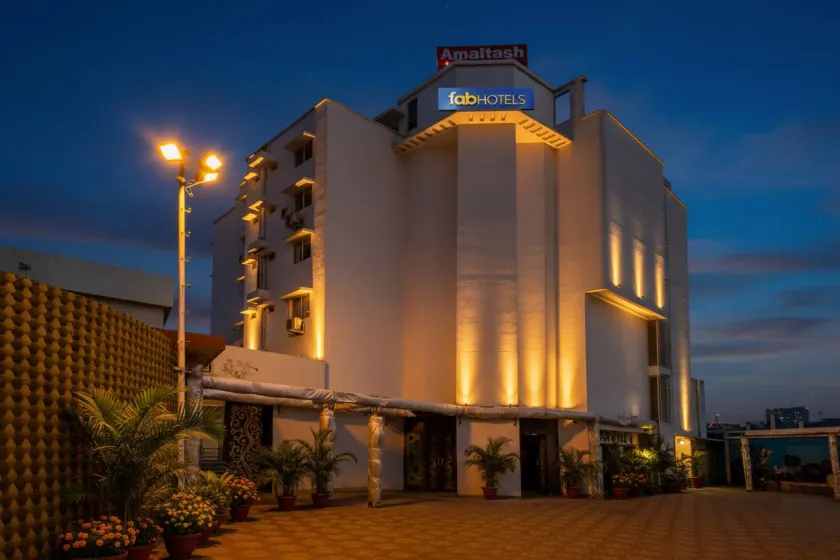 FabHotel Amaltas - Image 1