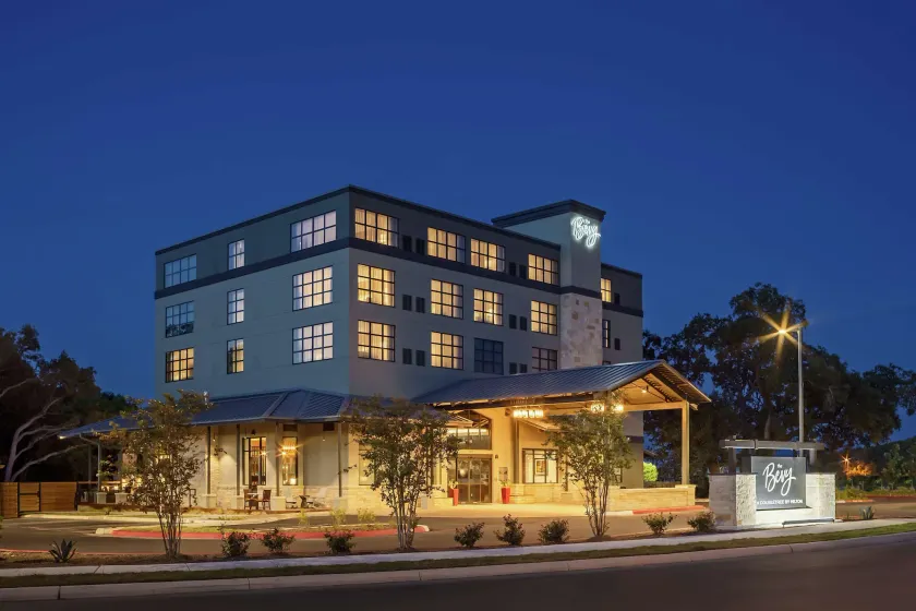 The Bevy Hotel Boerne, a DoubleTree by Hilton - Image 1