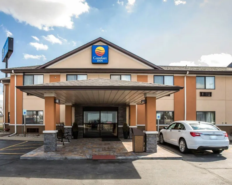 Comfort Inn Morris I-80 - Image 1
