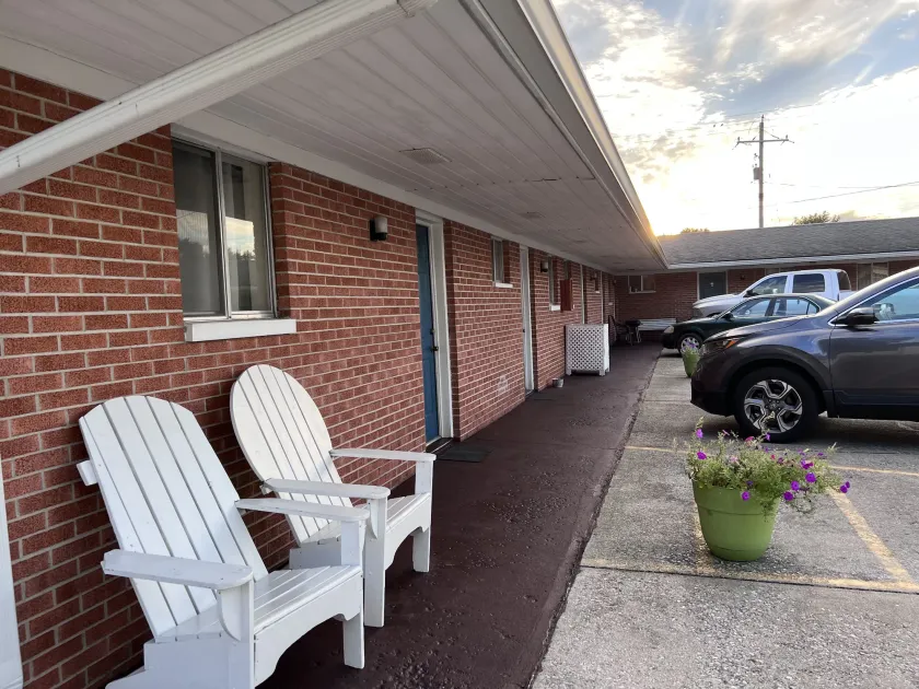 Travelers Inn Olney - Image 1