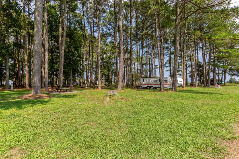Virginia Landing Camping Resort Cabin 19 - Image 1