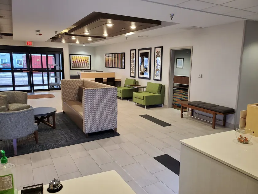 Holiday Inn Express & Suites Junction City by IHG - Image 1