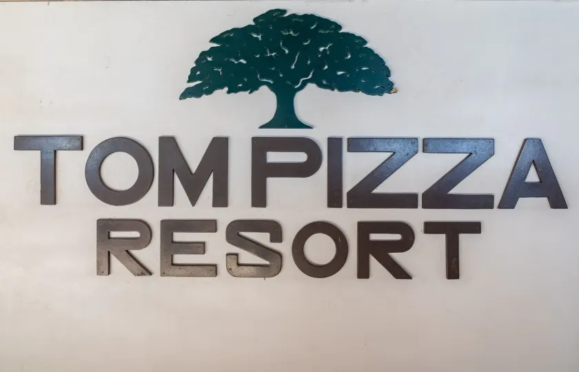 Tom Pizza Resort - Image 1