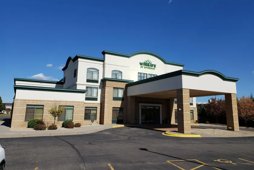 Wingate by Wyndham Coon Rapids - Image 1
