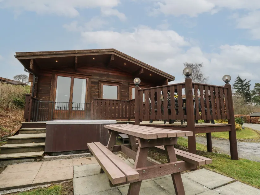 Great Owl Lodge - Image 1