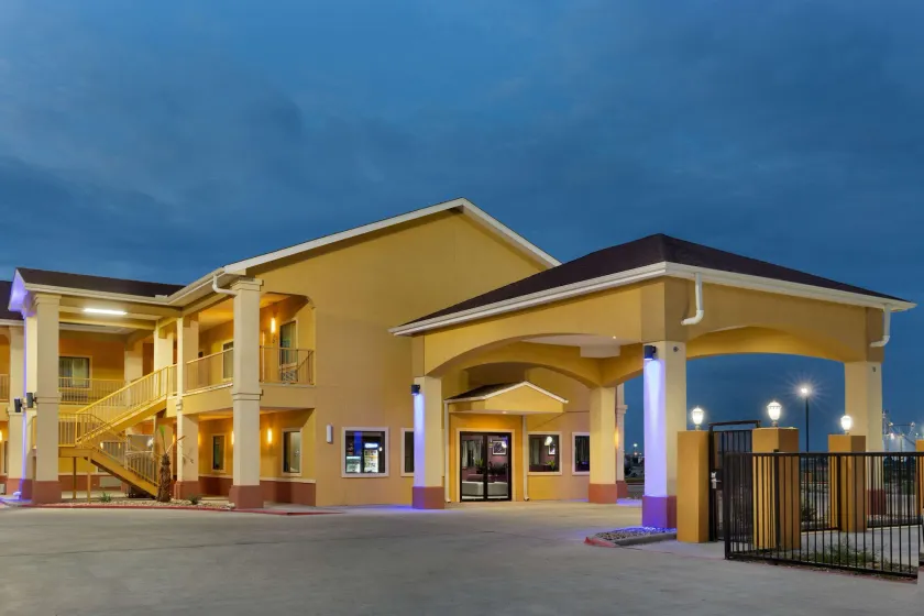 Days Inn by Wyndham Odessa - Image 1