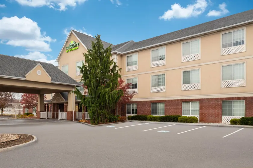 Wingate Suites By Wyndham Mansfield Ontario - Image 1