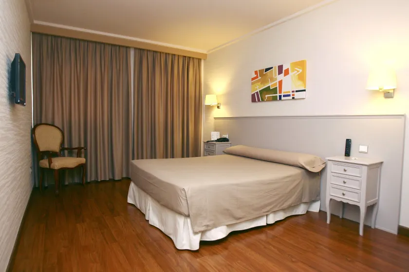 Hotel Universidad - Image 1