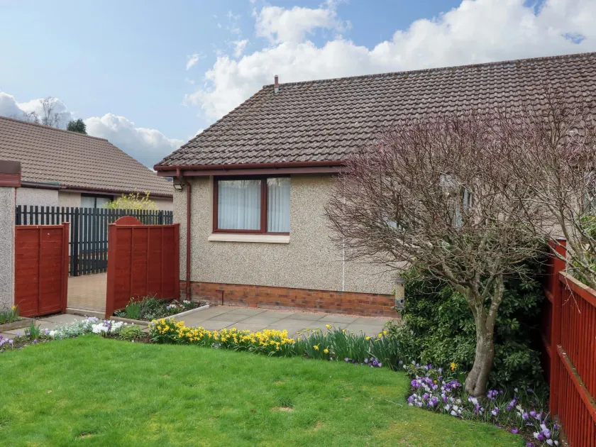 48 Edenbank Road - Image 1