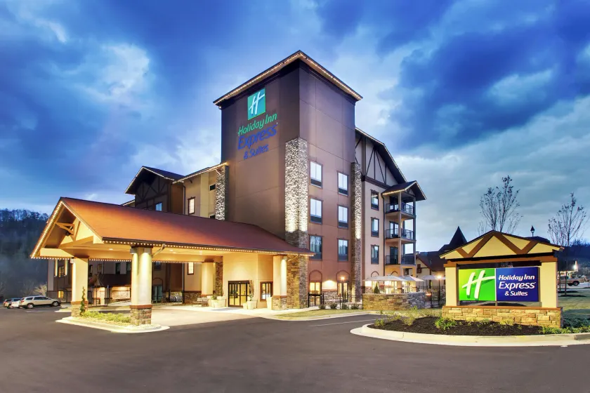 Holiday Inn Express & Suites Helen by IHG - Image 1