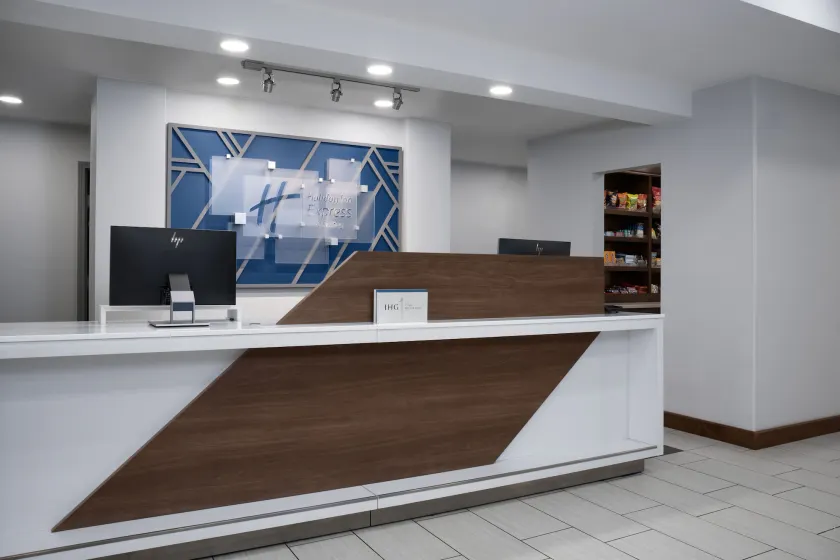 Holiday Inn Express & Suites Alexandria - Fort Belvoir by IHG - Image 1