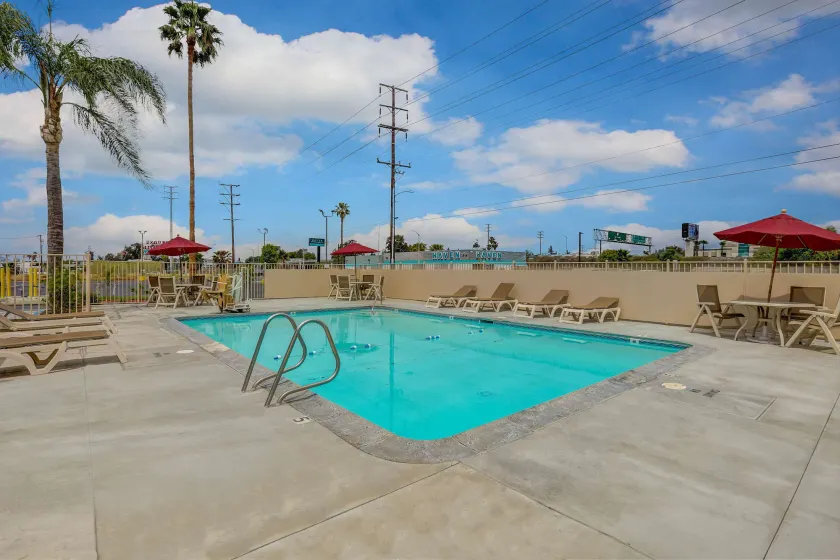 Motel 6-San Bernardino, CA - South - Image 1