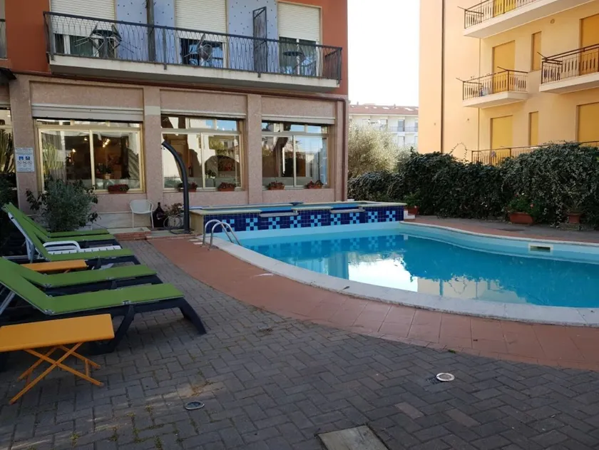 Hotel Kristall - Image 1