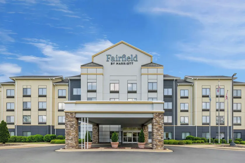 Fairfield Inn and Suites by Marriott Gadsden - Image 1