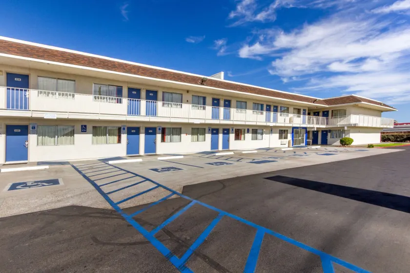 Motel 6-Phoenix, AZ - North Bell Road - Image 1