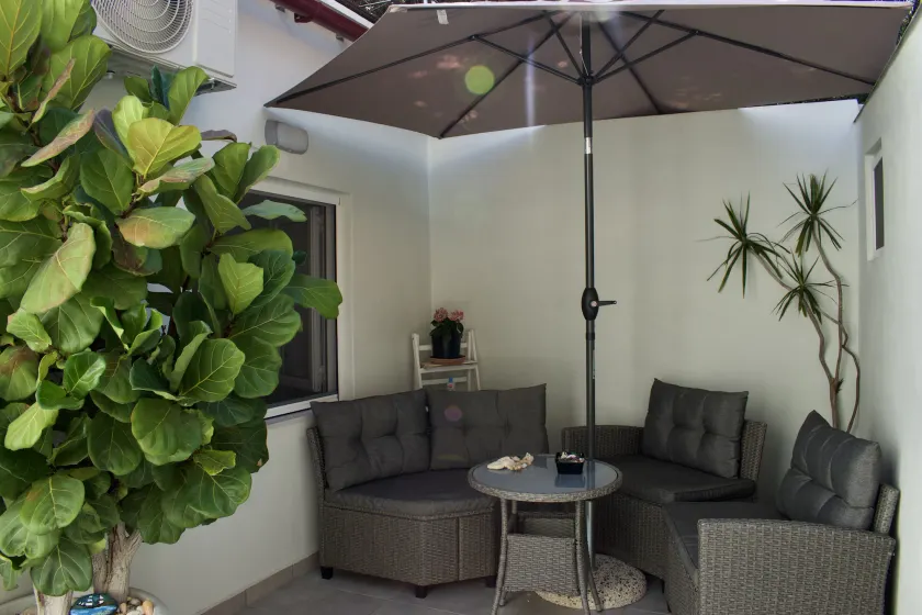Astrinos Apt Simple, Cosy, Comfortable, Near the Beach - Image 1