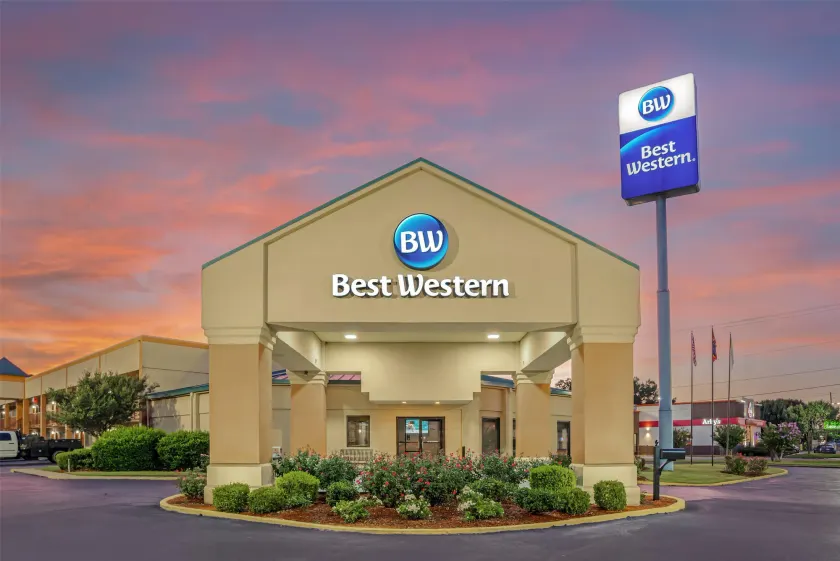 Best Western Airport Inn - Image 1