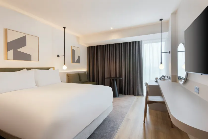 Leonardo Hotel Manchester Piccadilly - Image 1