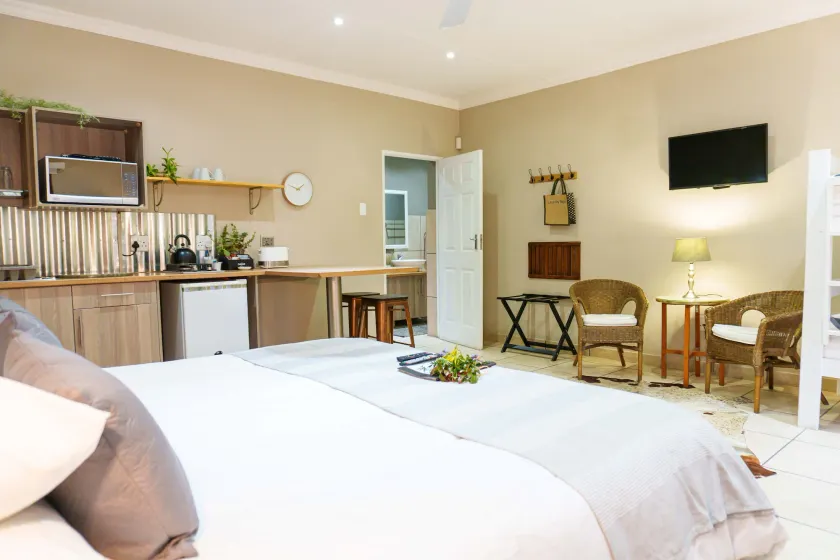 De Akker Guest House Oudtshoorn - Image 1