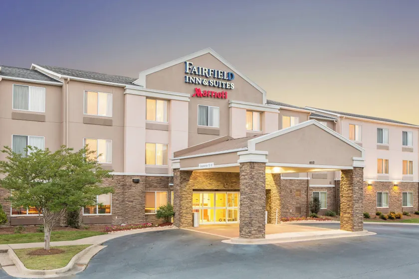 Fairfield Inn & Suites by Marriott Columbus - Image 1