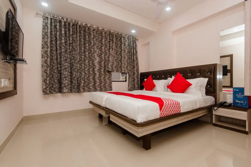 Super Hotel O Gems - Image 1