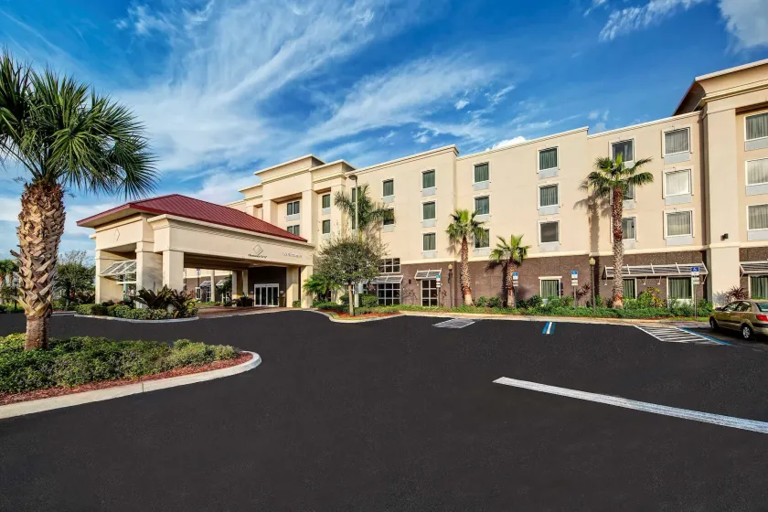 Hampton Inn & Suites Stuart-North - Image 1