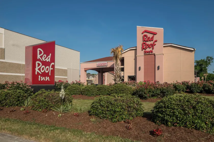 Red Roof Inn Virginia Beach-Norfolk Airport - Image 1