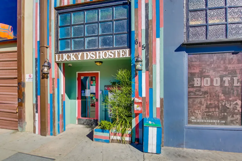 Lucky D's Youth and Traveler's Hostel - Image 1
