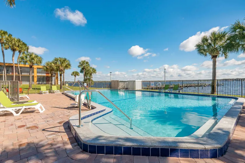 Quality Inn and Suites Palatka Riverfront - Image 1