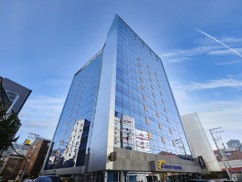 S Stay Hotel - Image 1