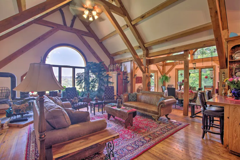 River Views + Deck: Peaceful Virginia Retreat - Image 1