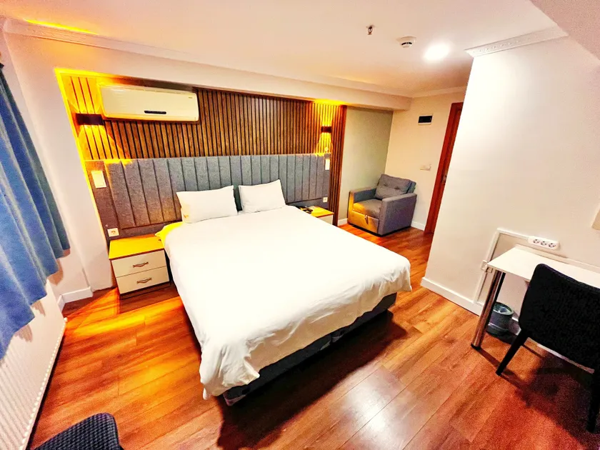 Naila Hotel - Image 1